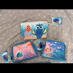 Disney Pixar Finding Nemo Cosmetic Makeup Bag Set NWT